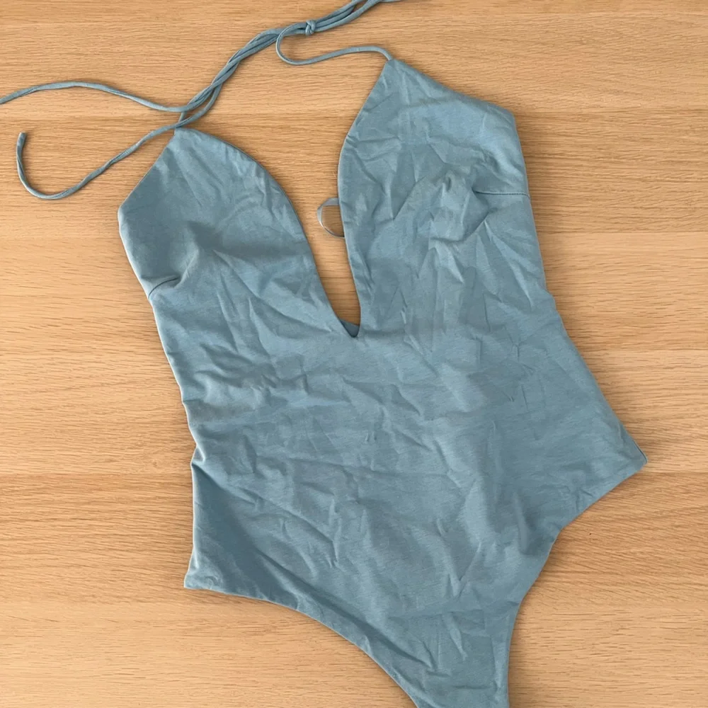 Revolve - Picture 3 of 4